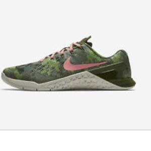 Nike Women’s Metcon 3 AMP Sneaker